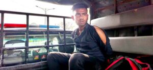 দুপুরে সোনাডাঙ্গা থানা পুলিশ আওয়ামী লীগের এক কর্মিকে গ্রেফতার করে।